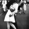 Kissing On VJ Day – Nurse Kissing Sailor, Art Poster Full Size Poster Print, 24×36